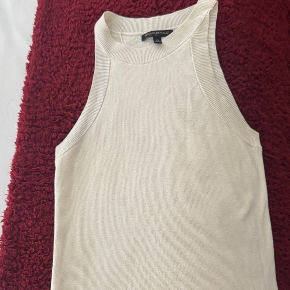 Banana Republic Cream Sleeveless Knit Top